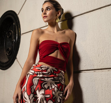 Polera strapless roja oscura