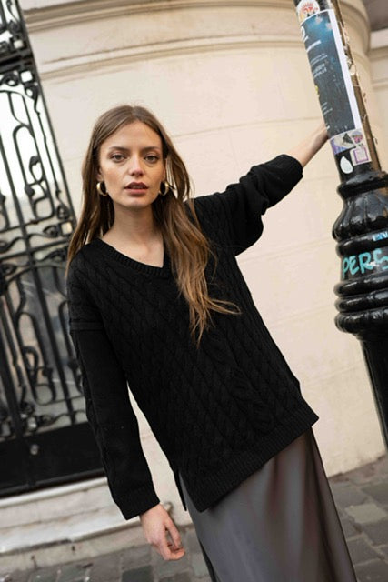 Alicia black vest